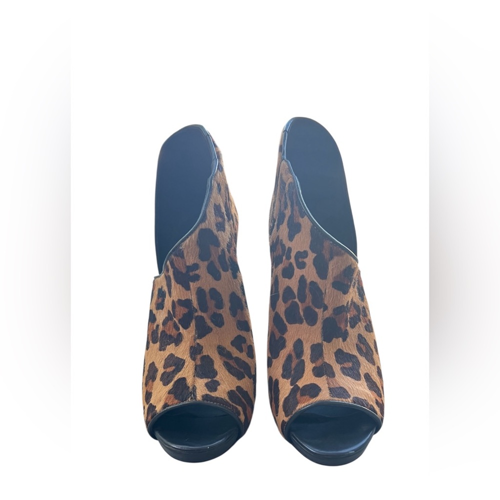 Leopard Print Peep Toe Women's Shoes BCBGMAXAZRIA